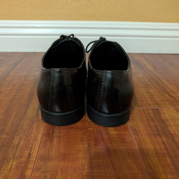 Shoes - Picture 5 of 7